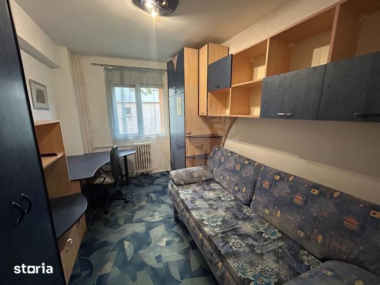 Apartament cu 4 camere decomandat, mobilat în Malu Roșu