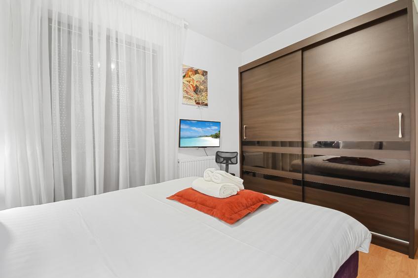 Apartament cu 3 camere, mobilat în Ultracentral