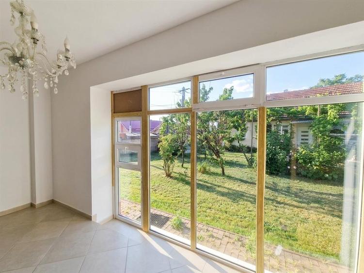 Casă cu 4 camere cu Teren 2700 Mp în Girișu de Criș