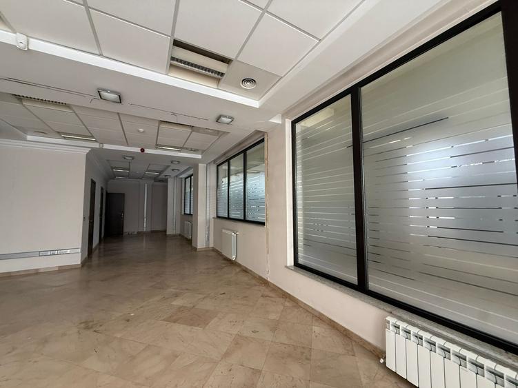 Spatiu de închiriat zona piata Romana - 1