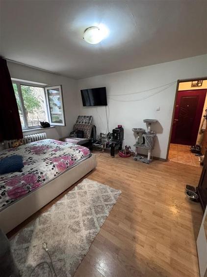 Apartament cu 2 camere semidecomandat, mobilat în Berceni