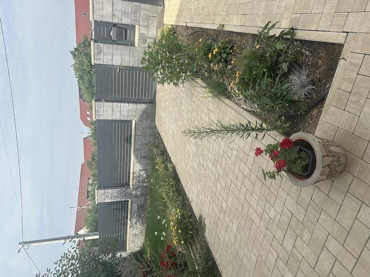 Casă cu Teren 470 Mp în Biharia