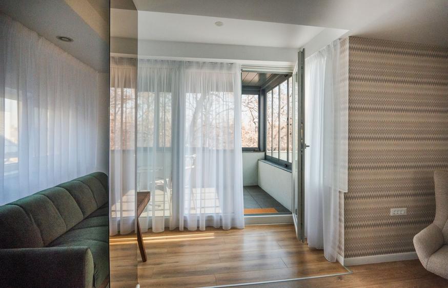Apartament cu 3 camere semidecomandat, mobilat în Aviatorilor
