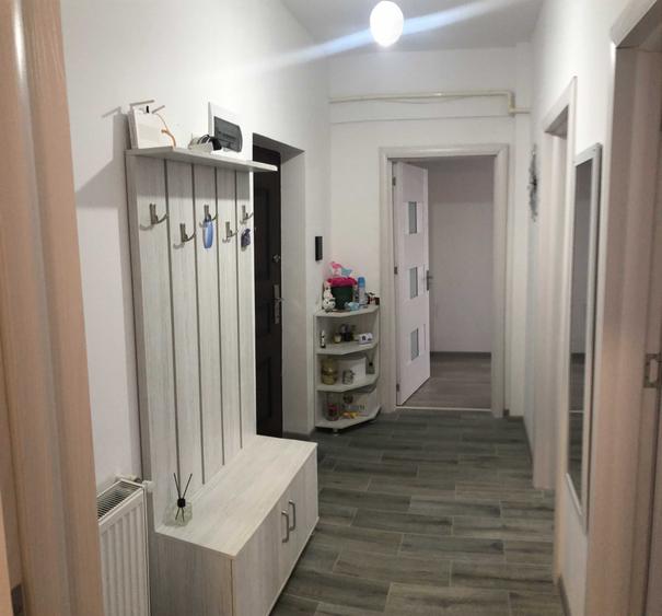 Apartament cu 2 camere decomandat în Prundu