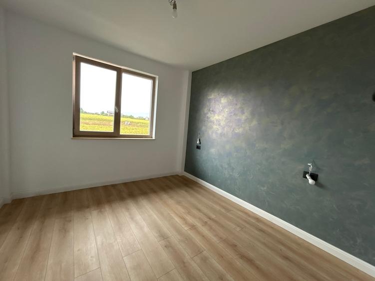 Casă individuală cu 4 camere cu Teren 172 Mp în Central