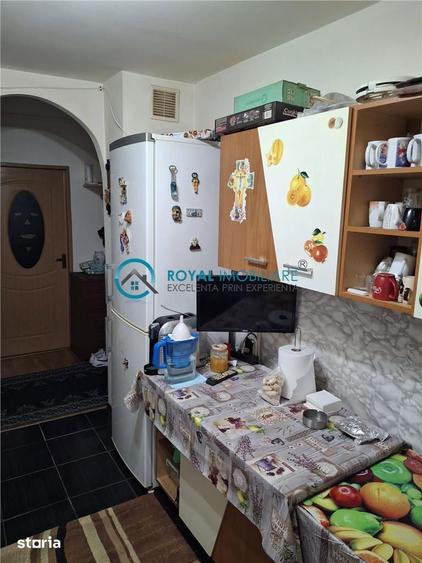 Apartament cu 3 camere decomandat în Cantacuzino