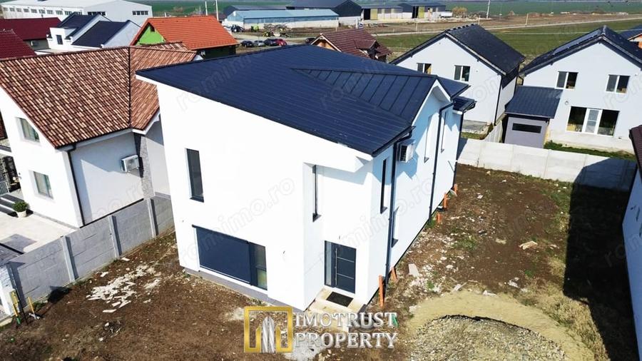 Casă cu 4 camere cu Teren 300 Mp în Tisa