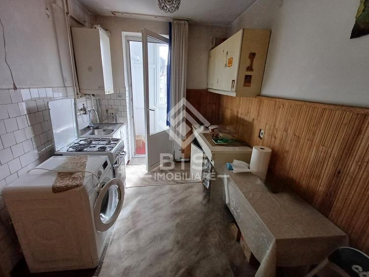 Apartament cu 3 camere circular, mobilat în Decebal
