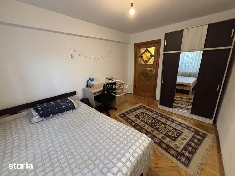 Apartament cu 4 camere decomandat în Central