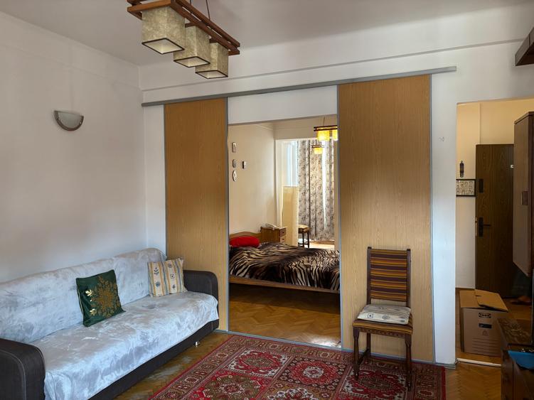 Apartament cu 2 camere semidecomandat în Armeneasca