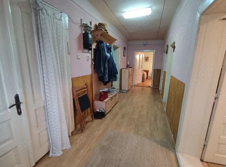 Casă cu 3 camere cu Teren 720 Mp în Central