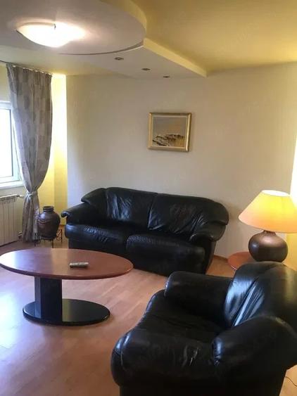 Apartament cu 3 camere decomandat în Steaua
