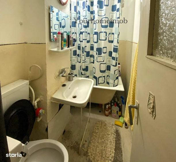 Apartament cu 2 camere semidecomandat în Craiovița Nouă