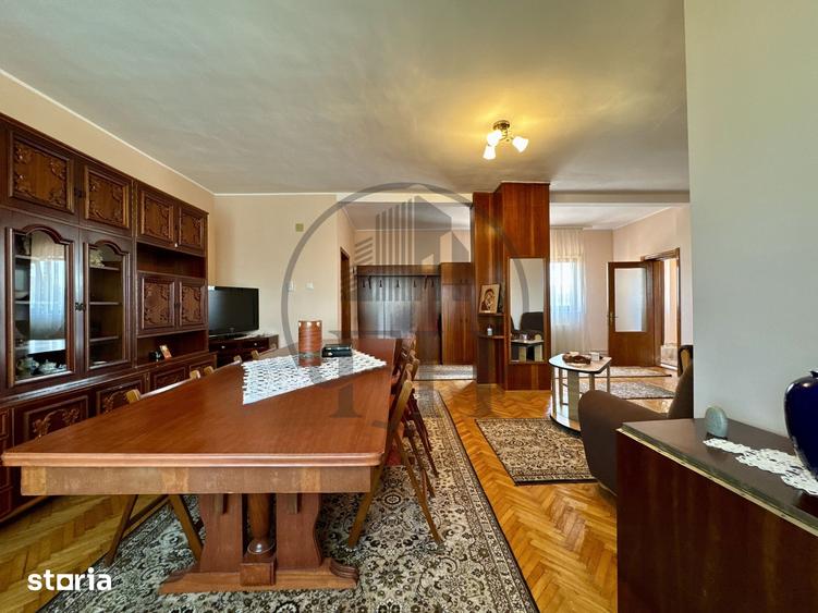 Casă cu 7 camere decomandat cu Teren 441 Mp în Coiciu