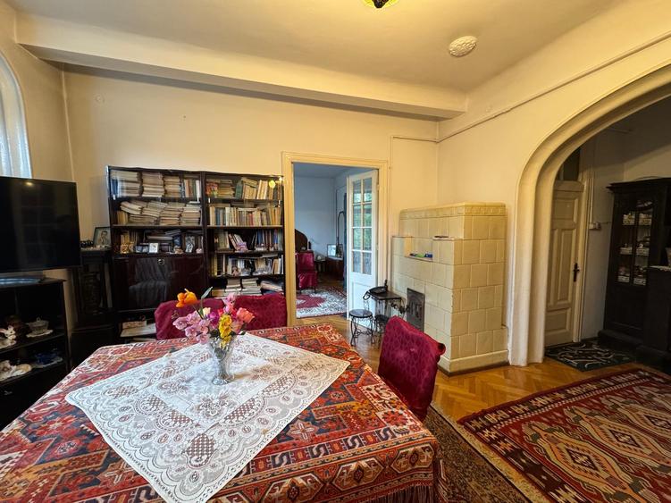 Apartament cu 3 camere semidecomandat în Cotroceni