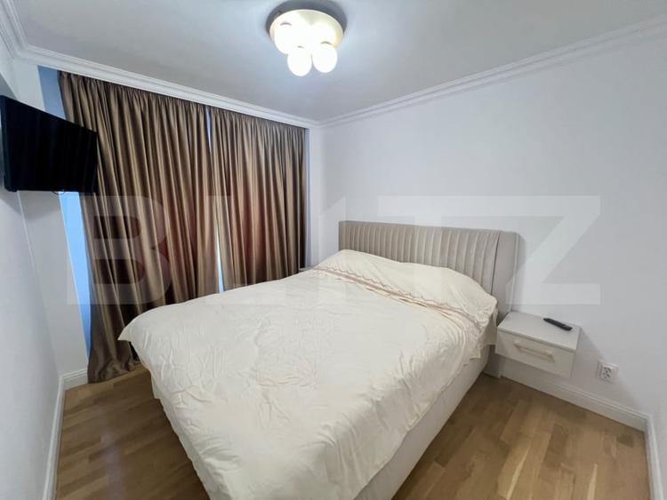 Apartament cu 3 camere semidecomandat, mobilat în Ultracentral
