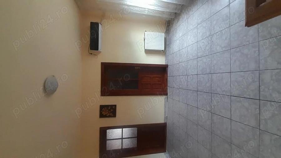 Casă individuală cu 6 camere cu Garaj în Rovine