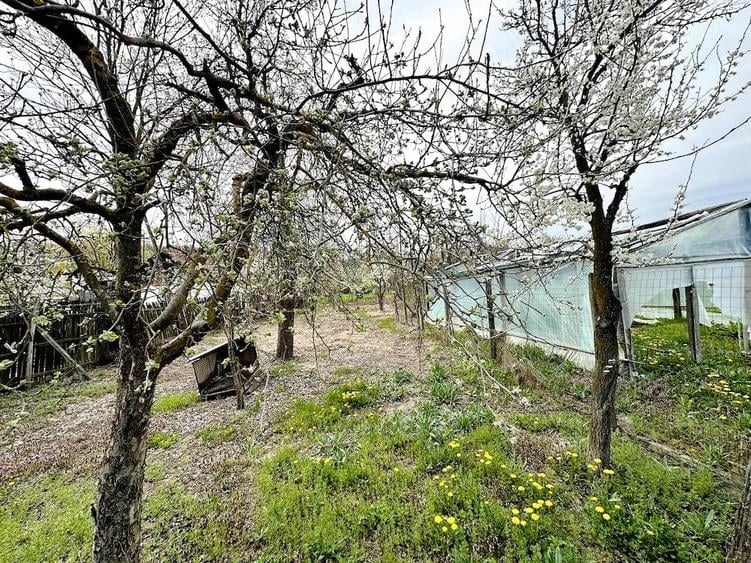 Casă cu Teren 2470 Mp în Mârțești