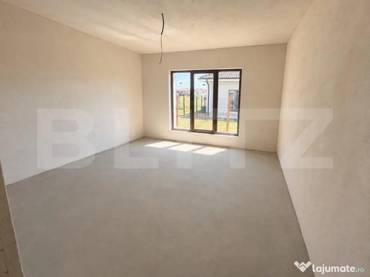Casă cu 3 camere cu Teren 270 Mp în Petrești