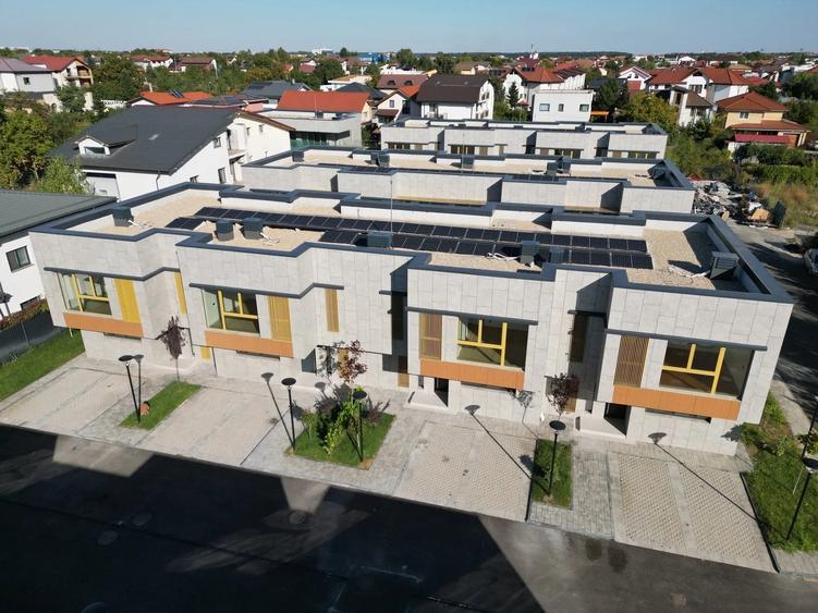Casă individuală cu 4 camere decomandat cu Canalizare în Pipera