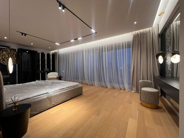 Apartament cu 4 camere decomandat în Herăstrău