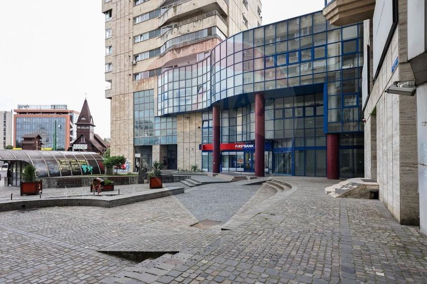 Apartament cu 4 camere de vânzare în zona Centrul Civic - 3