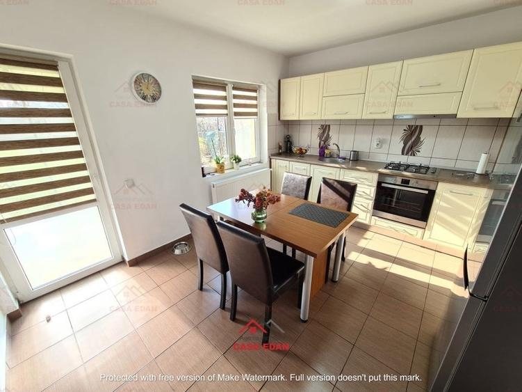 Casă cu 5 camere cu Teren 820 Mp în Câmpina