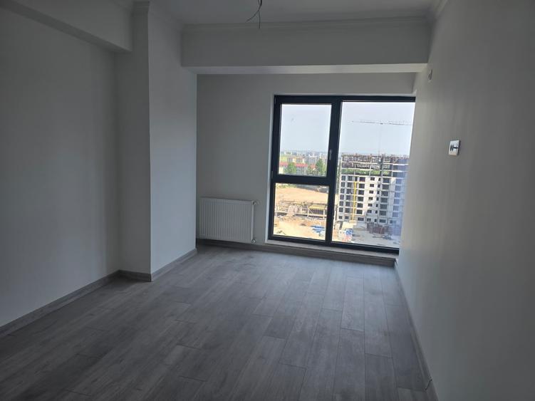 Apartament cu 3 camere decomandat în Energia