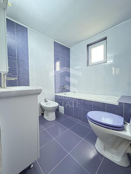 Duplex cu 6 camere cu Canalizare în Central