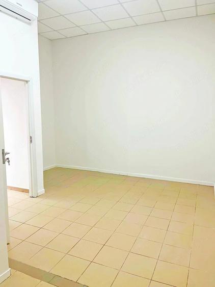 Spațiu comercial, de 68 mp, în Semicentral