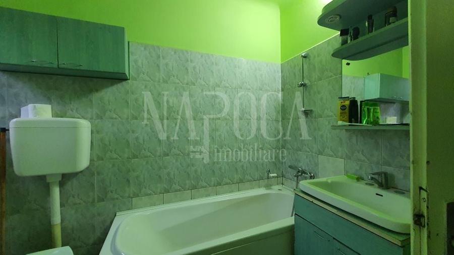 Casă individuală cu 6 camere cu Canalizare în Episcopia Bihorului