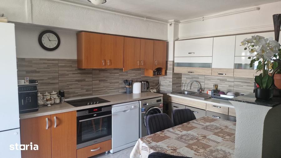 Apartament cu 3 camere în Tolstoi