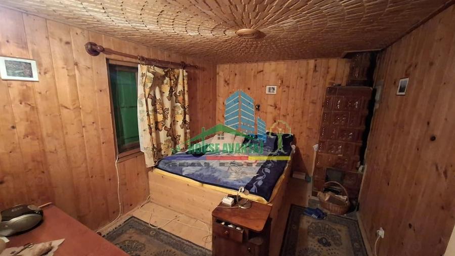 Casă cu 4 camere cu Teren 251 Mp în Lepșa