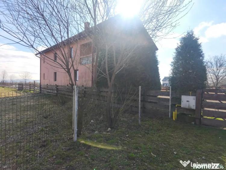 Casă cu 5 camere cu Teren 1600 Mp în Central