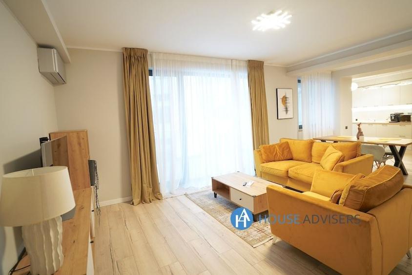 Apartament cu 3 camere, mobilat în Romană