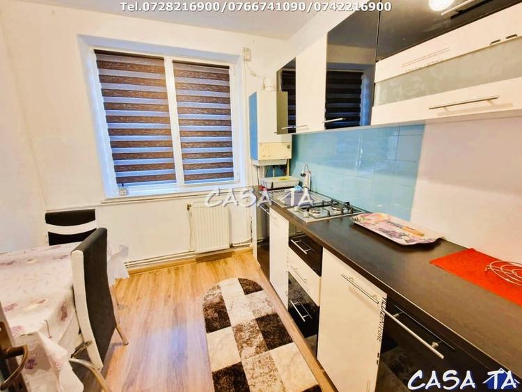 Apartament cu 2 camere semidecomandat, mobilat în Central