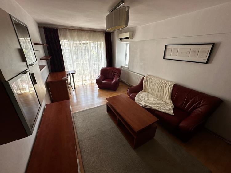 Apartament cu 2 camere decomandat în P-ța Unirii