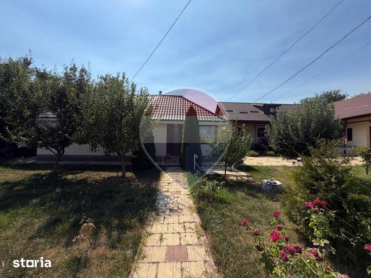 Casă cu 4 camere cu Teren 4204 Mp în Tătărăști