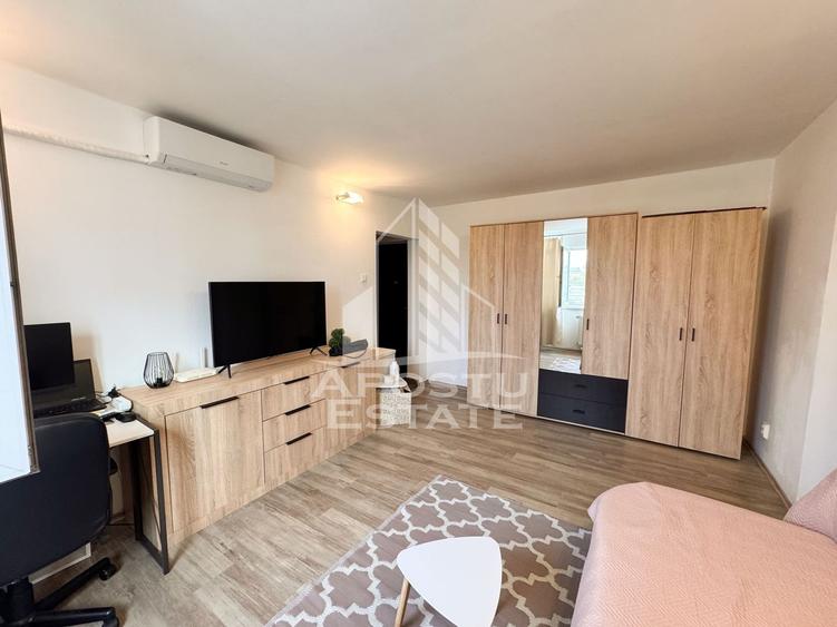 Apartament cu 2 camere semidecomandat, mobilat în Complex Studențesc