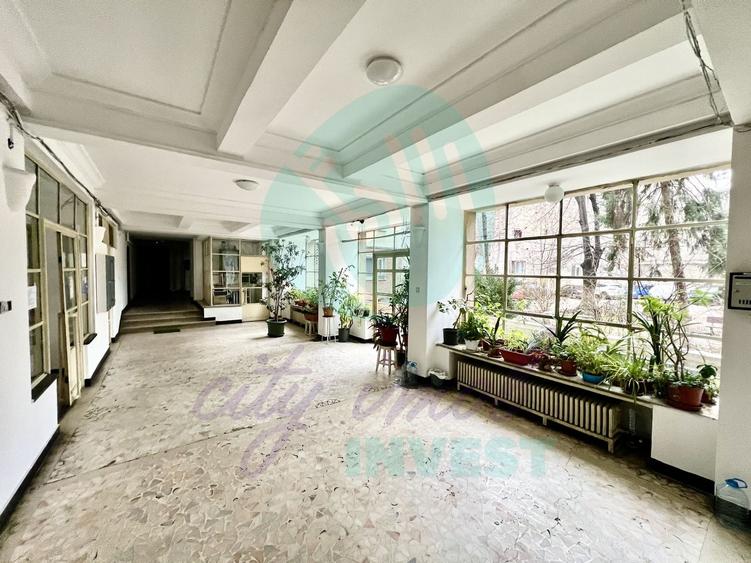 Apartament cu 4 camere decomandat în Cișmigiu