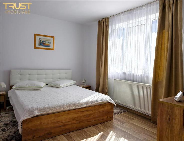 Casă cu 8 camere cu Teren 560 Mp în Someșeni