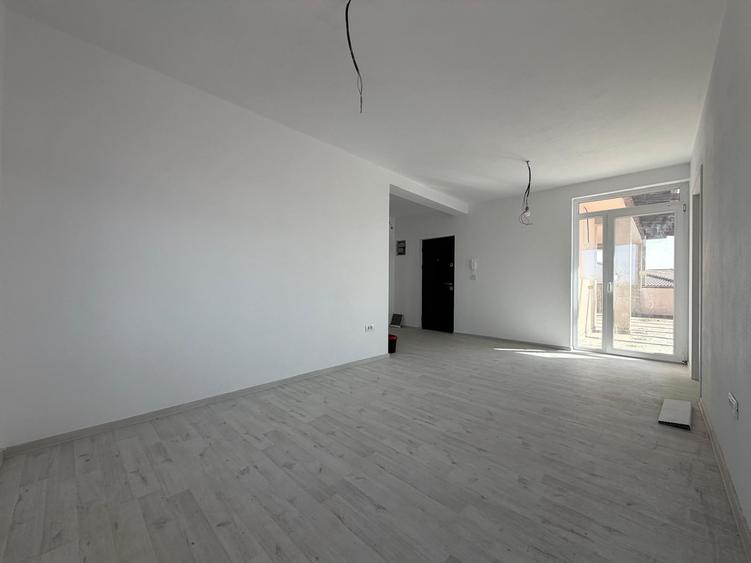 Apartament cu 2 camere decomandat în Chișoda