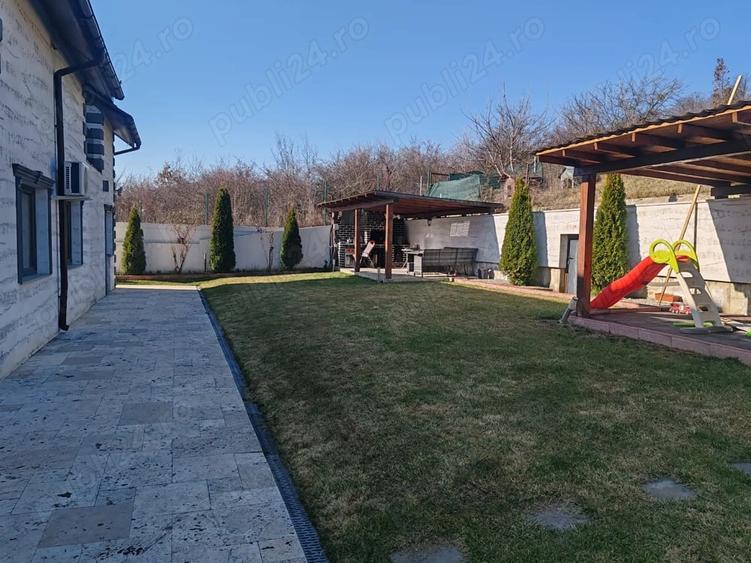 Casă cu Teren 1500 Mp în Central
