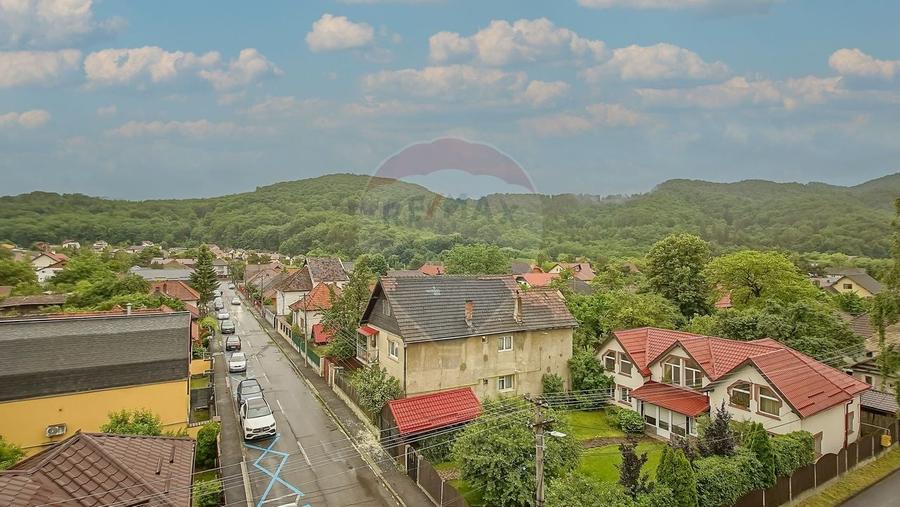 Apartament cu 2 camere semidecomandat, mobilat în Noua