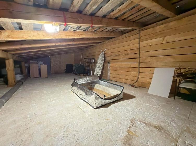 Apartament cu 2 camere semidecomandat, mobilat în Florești