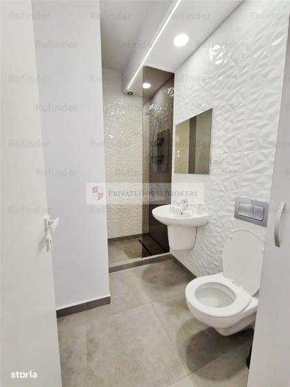 Apartament cu 3 camere semidecomandat în Central
