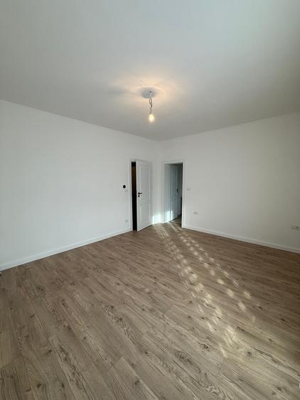Duplex cu 4 camere cu Canalizare în Giroc