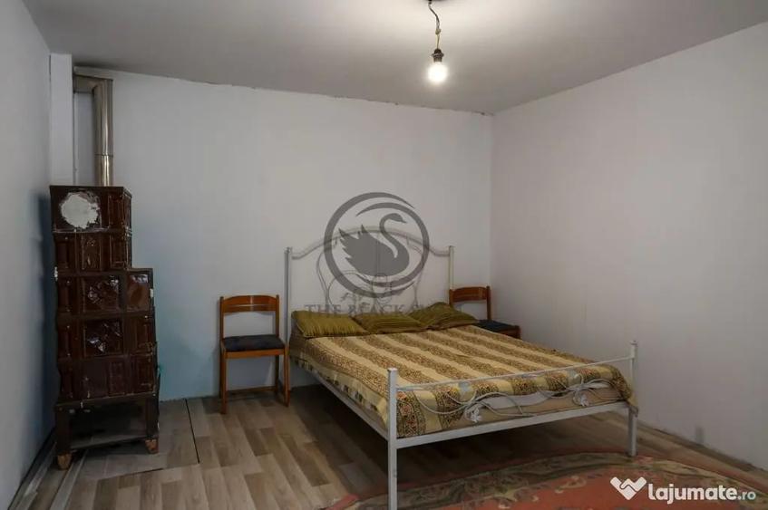 Casă cu 2 camere cu Teren 2846 Mp în Coada Izvorului