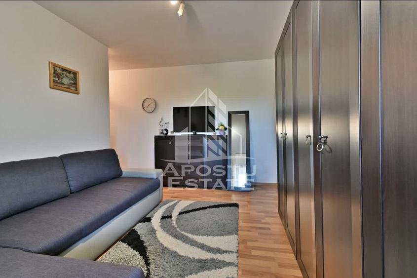 Apartament cu 3 camere semidecomandat, mobilat în Girocului — fotografia 3