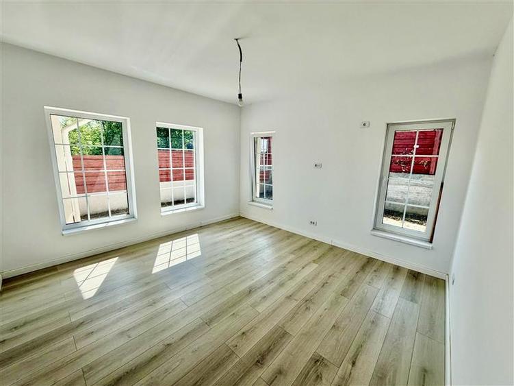 Casă individuală cu 4 camere cu Teren 450 Mp în Valea Adâncă